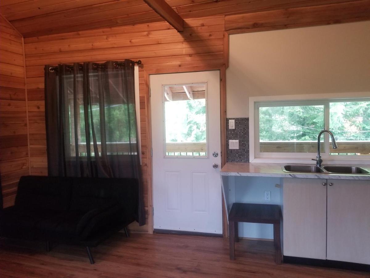 Noah'S Ark Campground Revelstoke Exterior photo