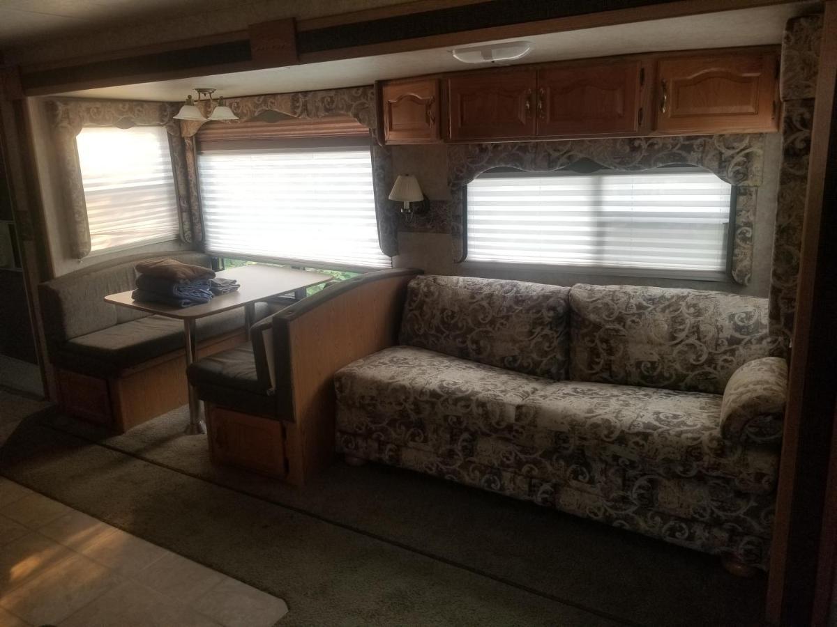 Noah'S Ark Campground Revelstoke Exterior photo