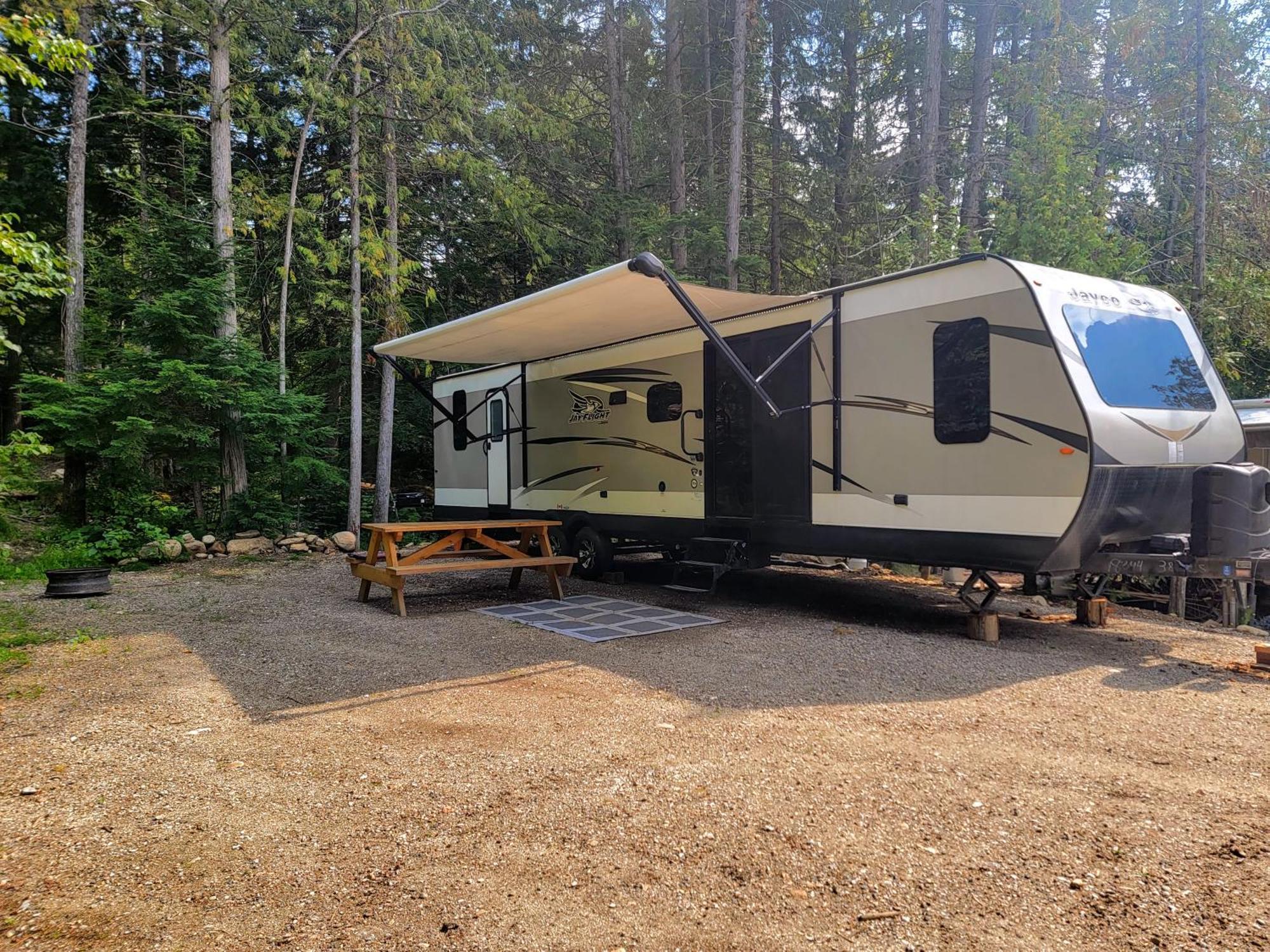Noah'S Ark Campground Revelstoke Exterior photo