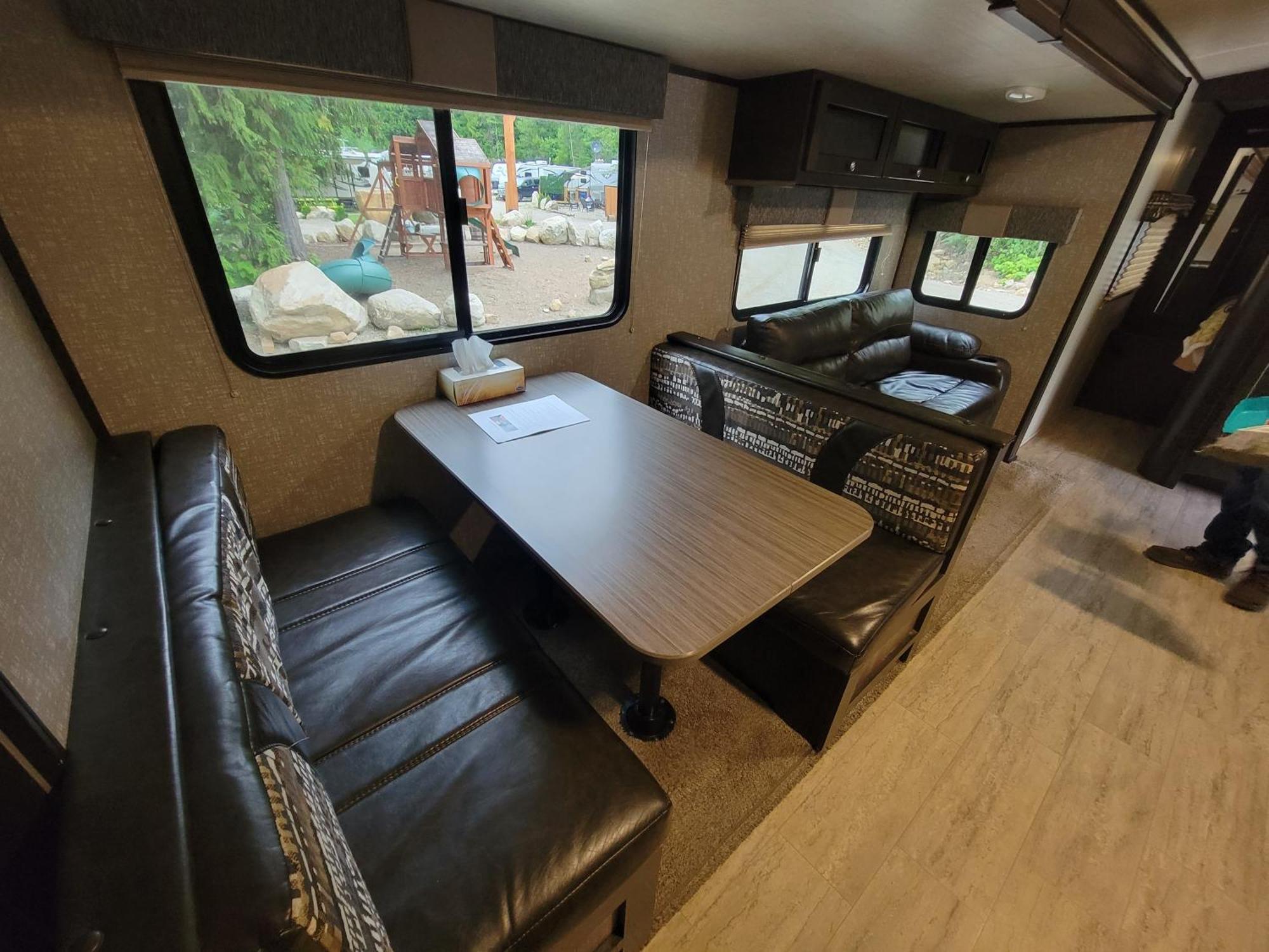 Noah'S Ark Campground Revelstoke Exterior photo