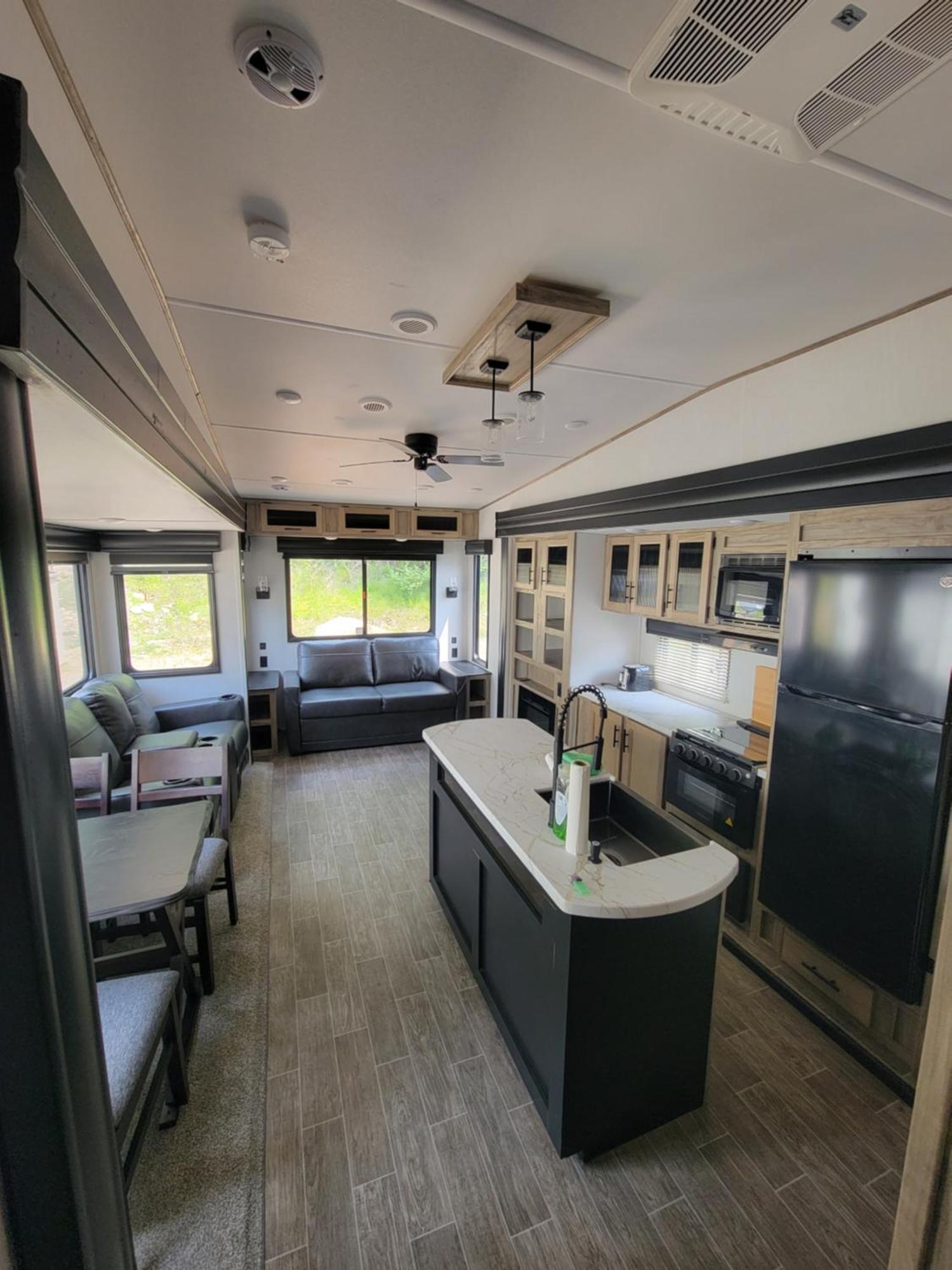 Noah'S Ark Campground Revelstoke Exterior photo